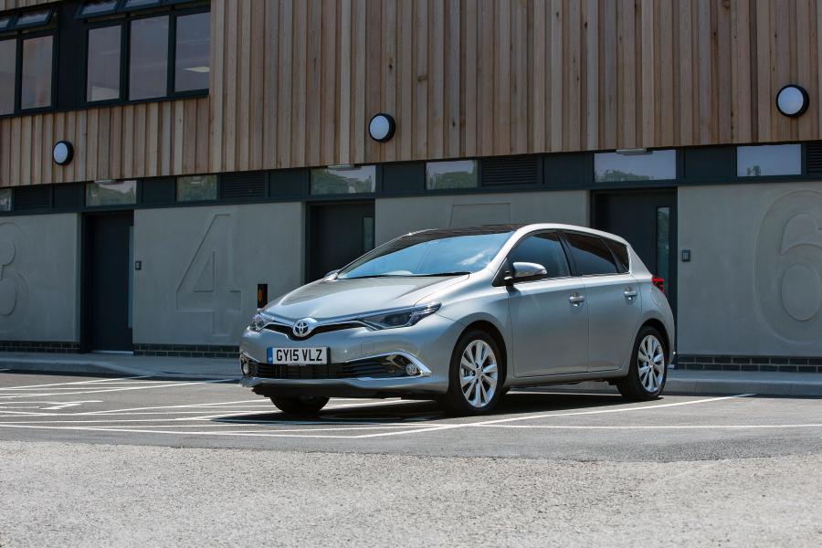  Toyota Auris 2015 года  (UK) (фото 26 из 43)